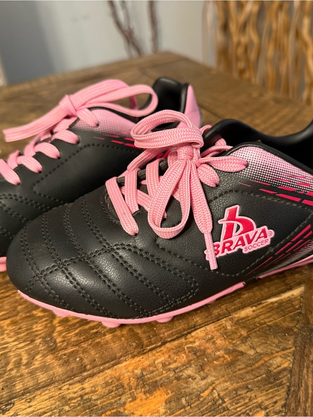 Brava Kids' Black and Pink Soccer Sneakers